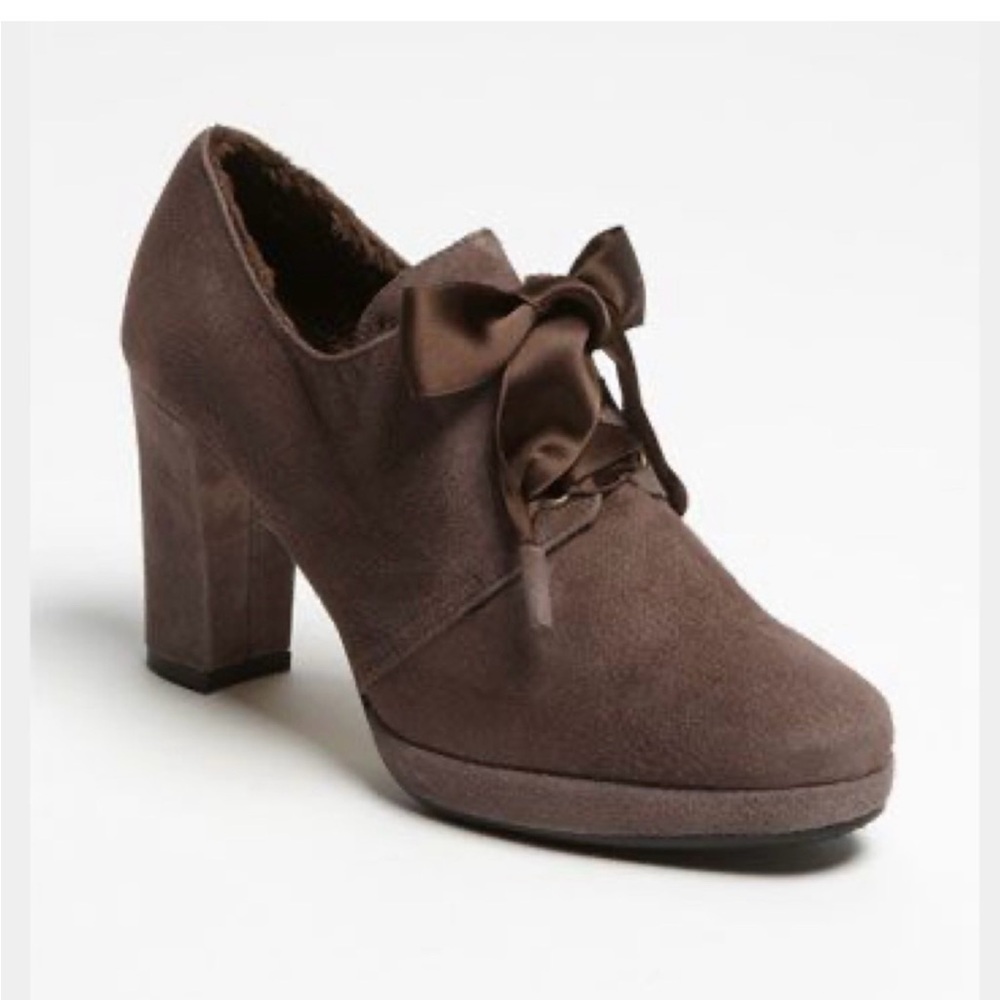 Ron white Harlowe Suede Bootie, made in Italy, size 5.